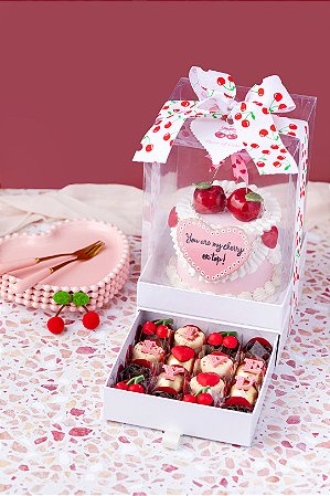 Kit Mini Bolo e 16 Doces - Modelo A