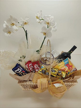 Cesta Chocolates, Vinho, Taças e Orquídea