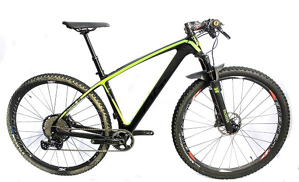 Bicicleta Aro 29 Oggi Carbono Com Suspensão SID e Kit 1x12v Deore - USADO
