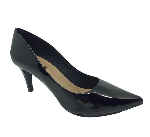 scarpin de verniz preto, salto fino e bico fino. - Cacielli Calçados