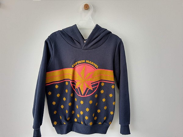 Blusa Moletom Peluciado c/ Capuz Menina Capitã Marvel - Pikiniki Moda Infantil