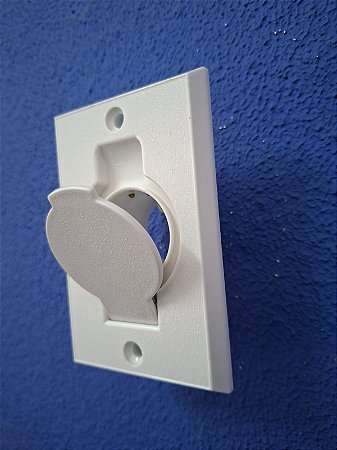 Tomada Branca modelo similar Beam