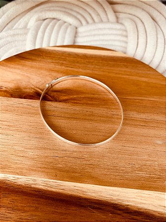 Bracelete Liso Oval 4mm Aro Meia Cana