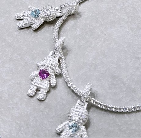 Pingente Cravejado Menina Coração Rosa