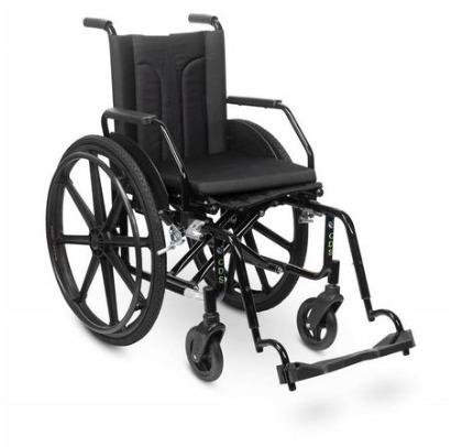 Cadeira de Rodas Comfort com Pneus Infláveis Almofadada e Braços Escamoteáveis CDS