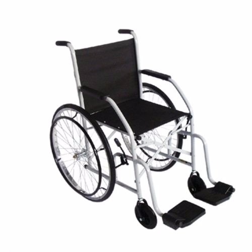 Cadeira de Rodas Simples com Pneus Infláveis e Roda em Nylon 102 CDS