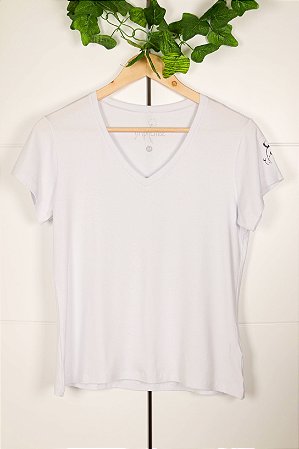 T-shirt Básica Feminina Branca - Camiseta básica feminina branca - Ca -  Simplicitee - T-shirts femininas exclusivas