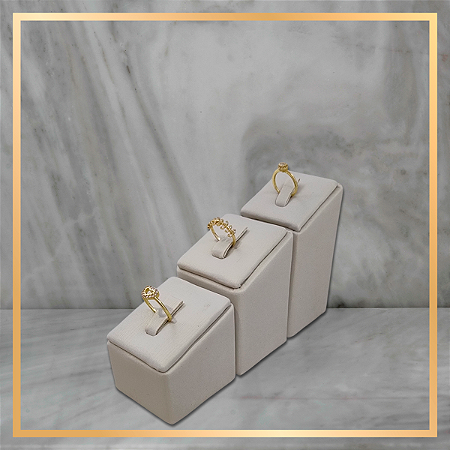Expositor Trio Anel Forrado Off White - Quadrado