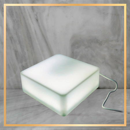 Mini Base Iluminada Quadrada Led Branco - Com Fio USB