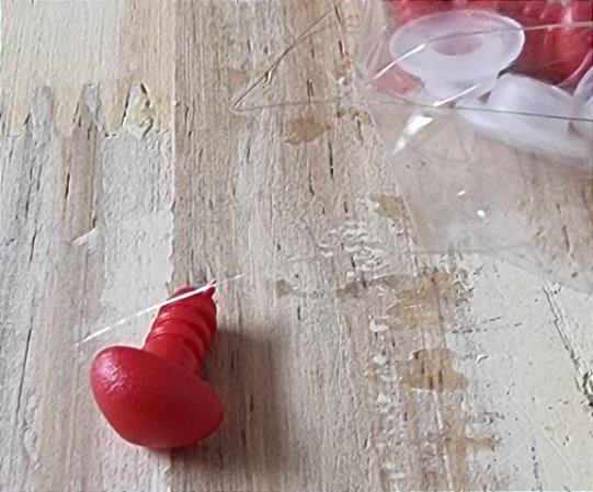 NARIZ COM TRAVA VERMELHO - TAMANHO 1