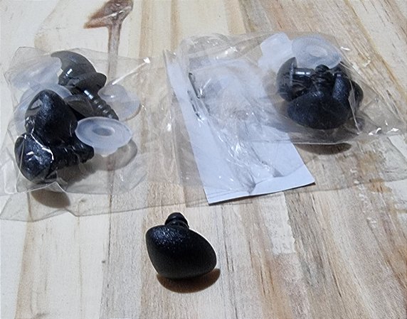 NARIZ COM TRAVA PRETO - TAMANHO 1,5
