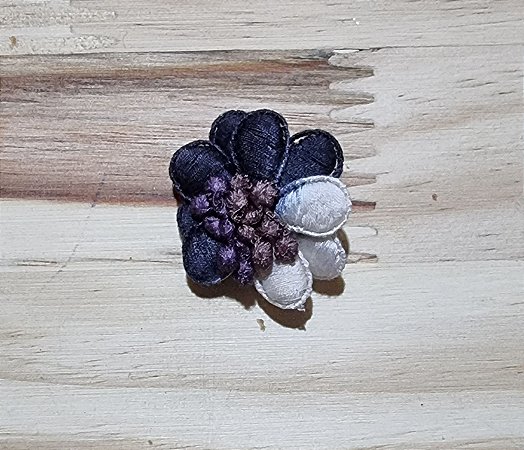 FLOR DE TECIDO  ROXO/BRANCO - 8 UNIDADES