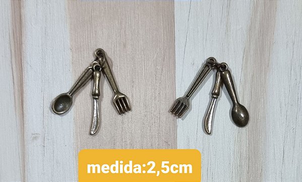MINI PINGENTE CONJUNTO DE TALHERES - 2 unidades