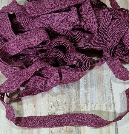 RENDA ENTREMEIO FLORAL BORDÔ  - PACOTE FECHADO 13metros