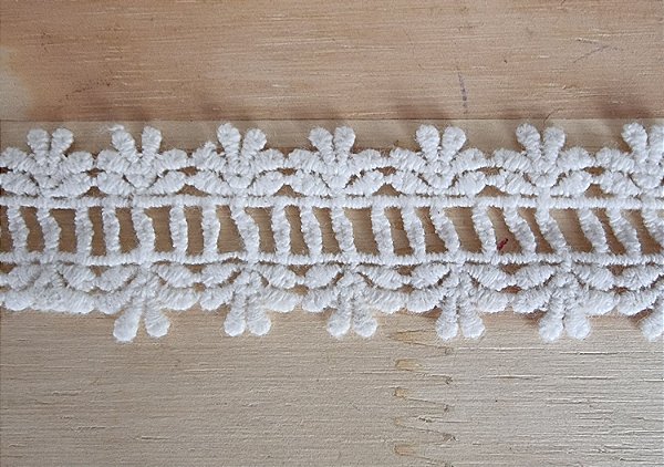 RENDA FLORZINHA 2  BORDAS ALGODÃO  - COR  CRU