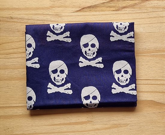 TECIDO FUNDO AZUL MARINHO ESTAMPA CAVEIRA - PROMOÇÃO