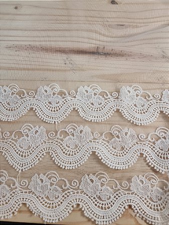 RENDA DE TULE BORDADA 3 CAMADAS - OFF WHITE