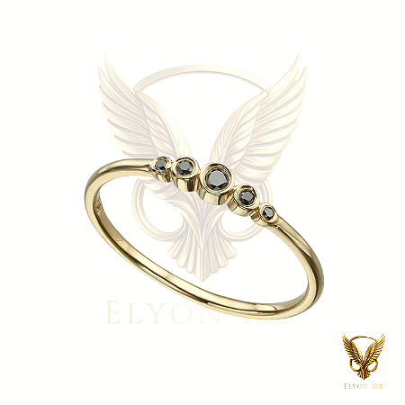 Anel em ouro 18k com 5 diamantes negros naturais decrescentes