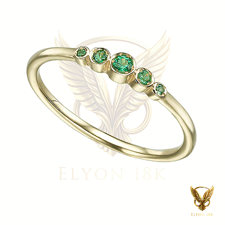 Anel em ouro 18k com 5 esmeraldas naturais decrescentes
