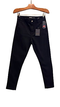 $74;90 UNIT / CIGARRETE COLOR ALFAIATARIA/ PRETO / GRADE: 36/1 38/2 40/3 42/2 44/2 46/1=11 PEÇAS