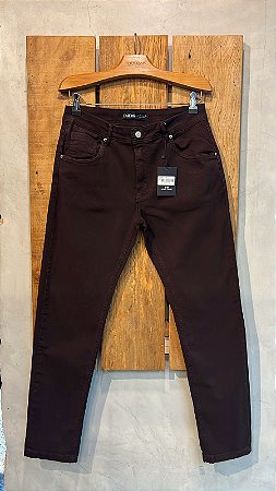 $79,90 UNIT / CALÇA MASCULINA SARJA SLIM/MARROM/ GRADE: 40/1 42/2 44/2 46/2 48/1= 8 PEÇAS