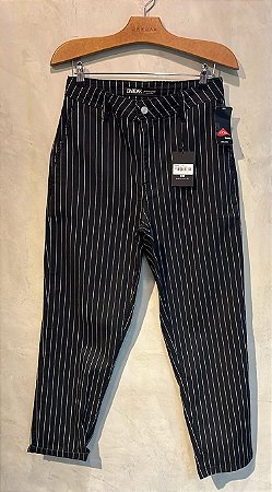 $74,90 UNIT /CALÇA MOD TAPRED /LISTRADA /PRET0/ GRADE:36/1 38/2 40/2 42/2 44/1 = 8 PEÇAS