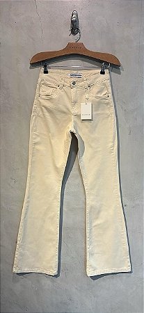 $79,90 UNIT / CALÇA BOOTCUT COLOR / AMARELO GEMA / GRADE: 36/1 38/3 40/2 42/2 44/1 = 9 PEÇAS