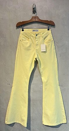 $79,90 UNIT /CALÇA FLARE COLOR AMARELO /GRADE:36/1 38/2 40/2 42/1 44/1 = 7 PEÇAS