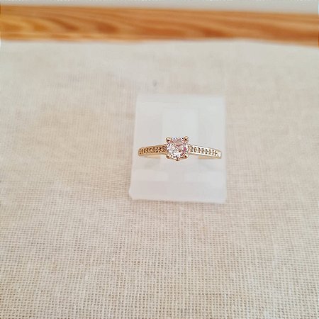 Anel Solitário Dourado