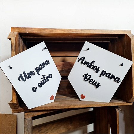 Placa Casamento da Cadeira dos Noivos bandeirola - O Par - MOD 001