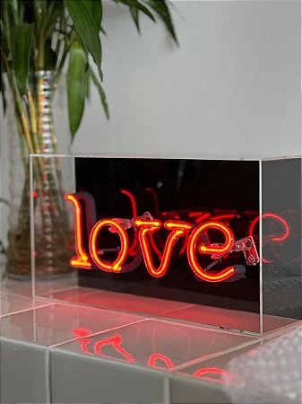 Luminária Amor em Línguas (Love)