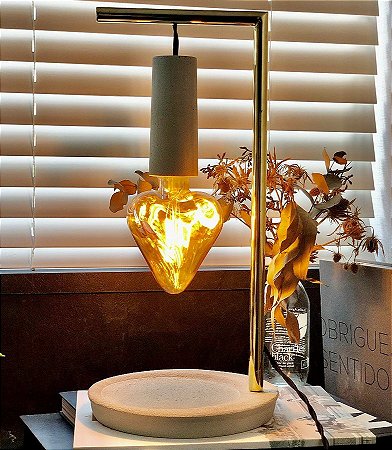 Luminária Amor Concreto GOLD