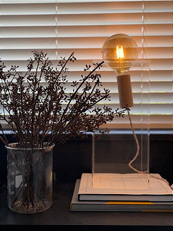 Luminária de Mesa Bauhaus