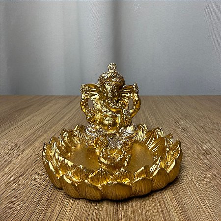 Incensário Ganesha Dourado na Flor de Lótus