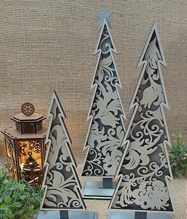 Trio de árvores natalinas para decoração