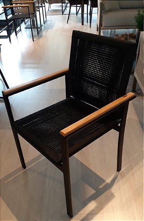 Cadeira  em corda náutica com acabamento madeira Imperia