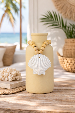 Vaso Decorativo Garrafa Bege com Colar de Concha
