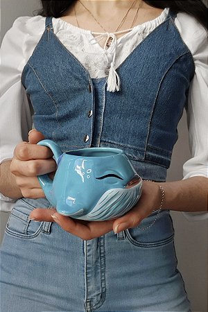 Caneca Baleia Azul Olhos Fechados 250ml