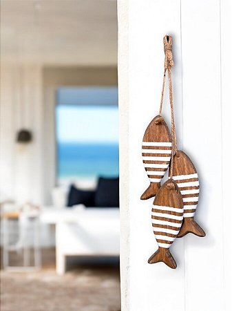 Penduricalho Trio de Peixes em Madeira  com Listra Branca 41x9x5,5