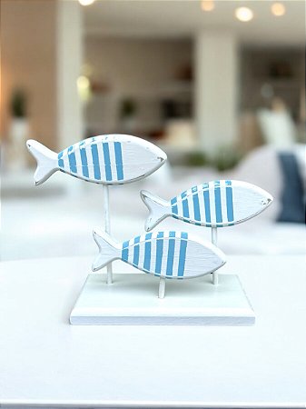 Enfeite Pedestal Peixe Rústico Branco e Azul em Madeira 24x17x9