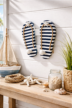Porta Chaves Náutico Chinelinho Azul e Branco Listrado em Madeira