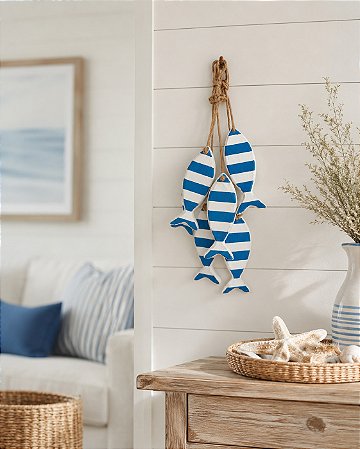 Penduricalho 5 Peixes em Madeira com Listra Azul Marinho 50x9x5,5