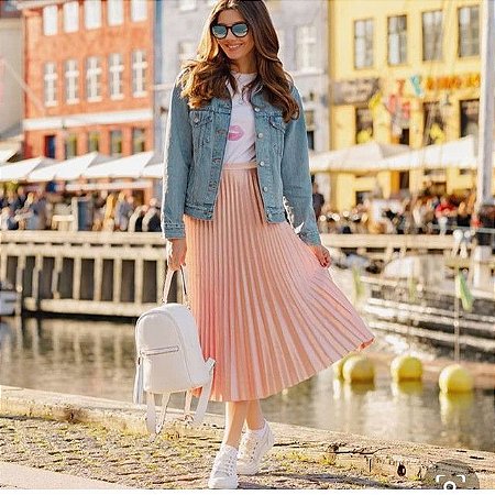 saia plissada com blazer