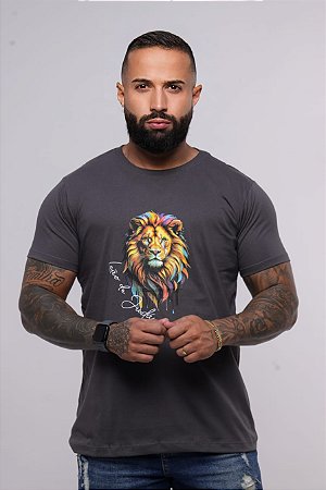 LEÃO DE JUDÁ (COLOR) (CAMISETA)- CHUMBO