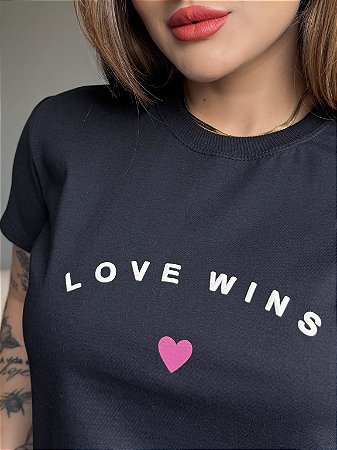 LOVE WINS - PRETA
