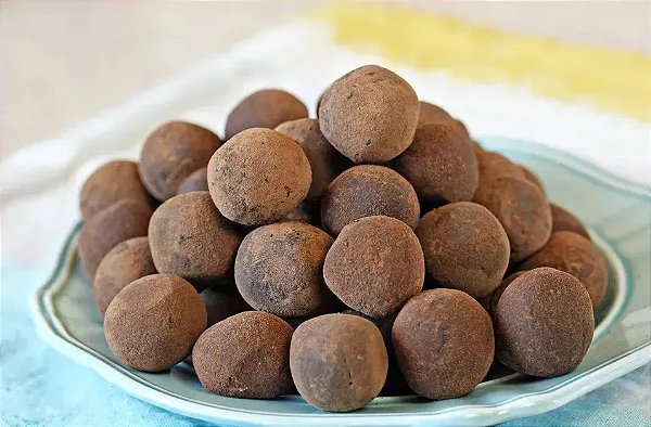 Avelã Drageada Trufada com Chocolate Belga Meio Amargo - 5kg