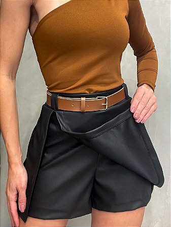 Shorts Saia Feminino em Courino com Fenda e Cinto Grosso Thuany Ref. 1485