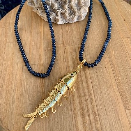 COLAR PEDRA JADE PEIXE ARTICULADO