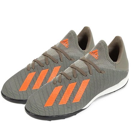 chuteira x da adidas