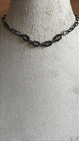 CHOKER ELOS CARTIER COM CRAVAÇÃO ZIRCÔNIA PRETA NO BANHO RODIO NEGRO